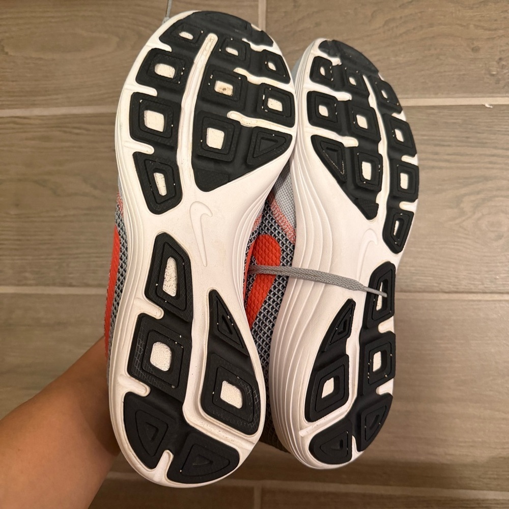 Nike Men’s Revolution 3 GS Gray Athletic Running Shoes Orange Swoosh sz US 10 - Picture 8 of 8